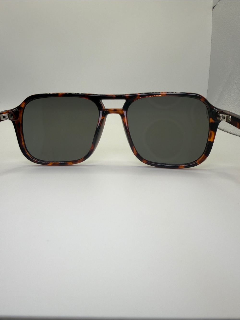 Uniqlo Double Bridge Tortoiseshell Frame Sunglasses with Dark Gray Lenses - Picture 6 of 9